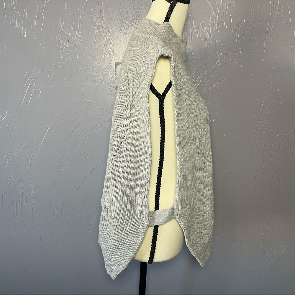 Pilcro Anthropology Mock Neck Layering Sweater Vest Grey Open Side with Button - Picture 6 of 10